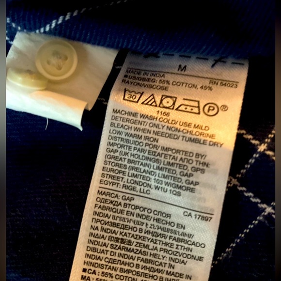 GAP Long Sleeve, Navy/White Plaid, Button Down Shirt (Medium) - Picture 7 of 7